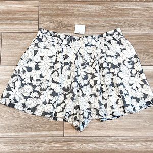 NWT! Club Monaco Silk Nolly Floral Short, Size 4